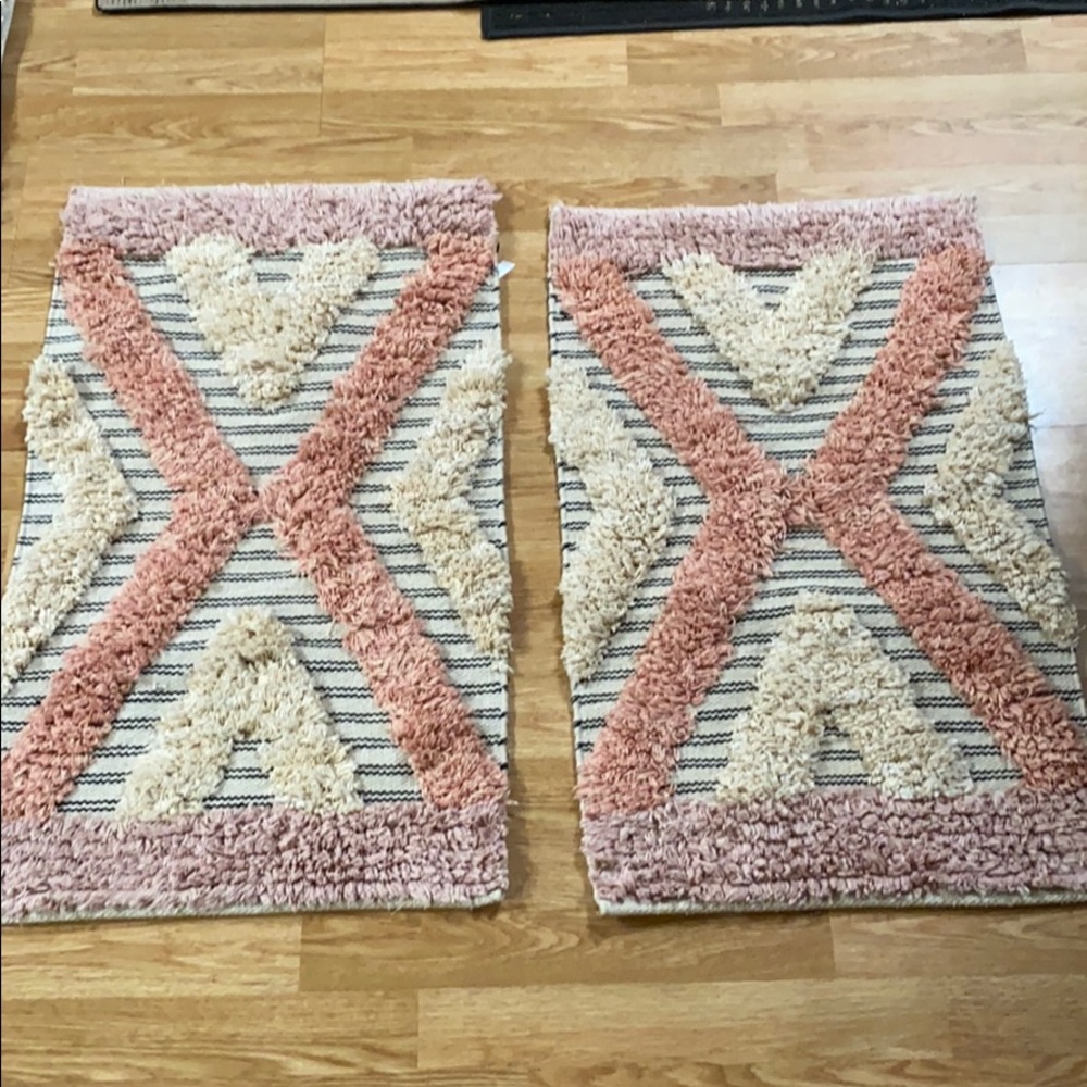 Urban Outfitters bathroom rugs bath mat matching